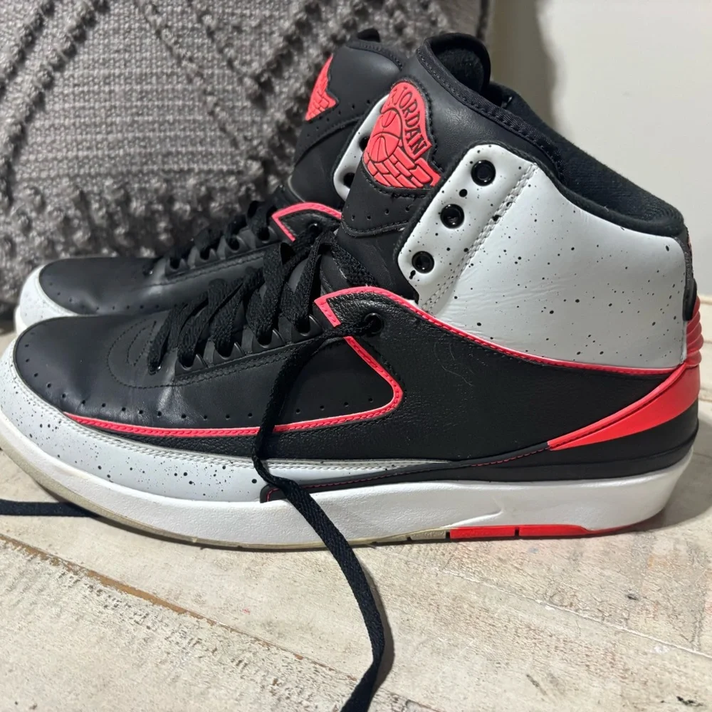 Nike AirJordan Retro 2 385475-023- Size 12
